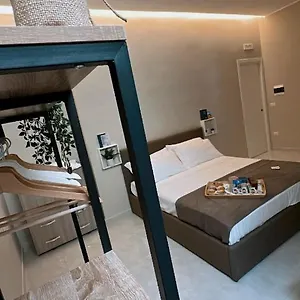 la-piazza.hotels-amalfi.com/