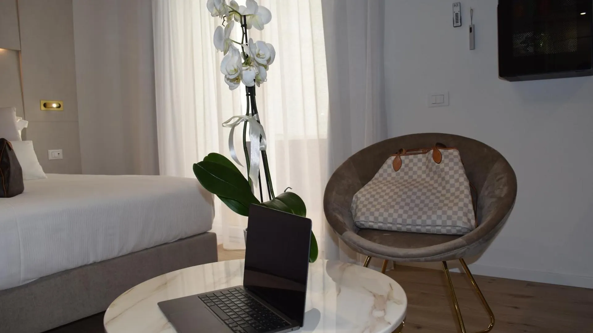 Chic & Charme Luxury Rooms Ольбия