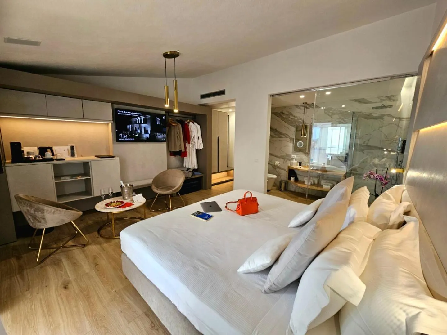 Chic & Charme Luxury Rooms Ольбия