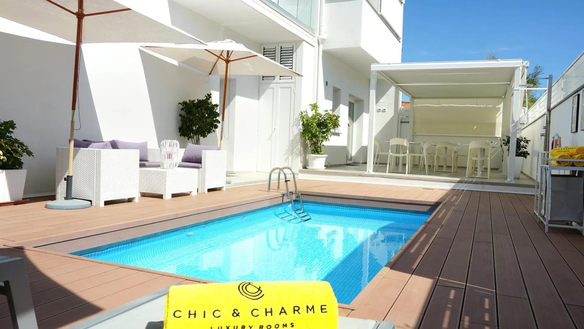 Chic & Charme Luxury Rooms Ольбия