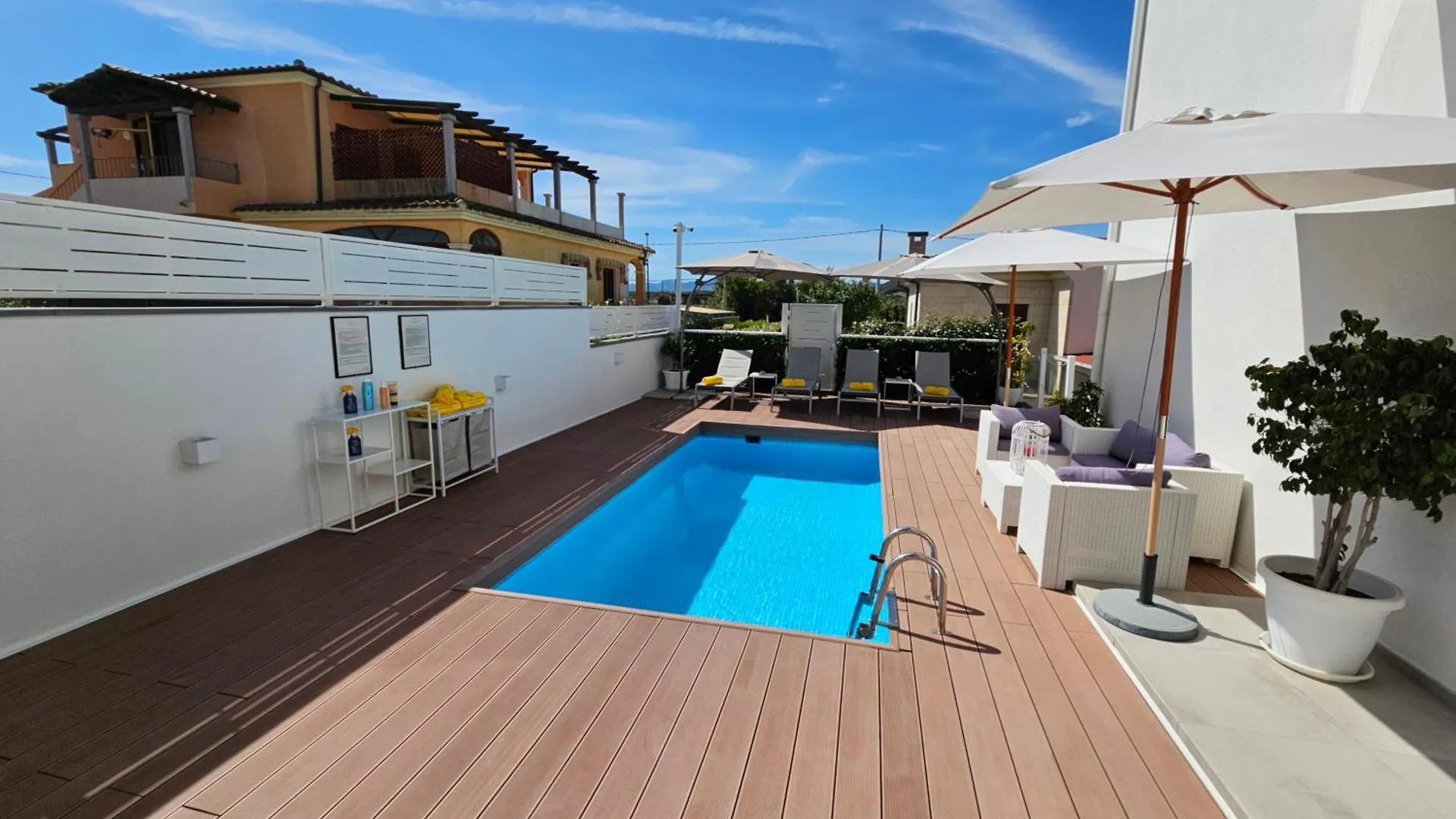 Chic & Charme Luxury Rooms Olbia 0*,  Italy